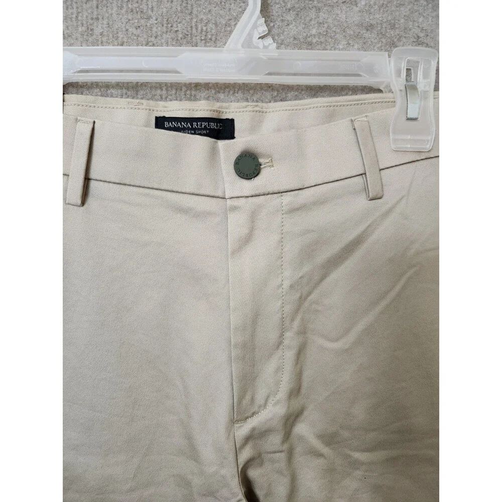Banana Republic Core Temp Aiden Shorts Mens 36 Beige Performance Stretch NEW